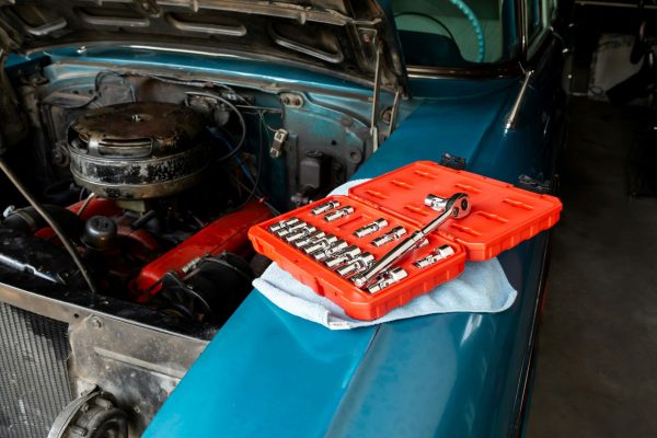 Is it better to get your car fixed at a dealership or mechanic?